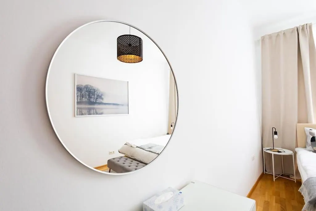 Apartment Orestaliving - Danube Canal Vienna